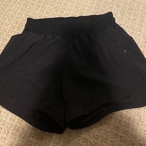 lululemon tracker short 4”